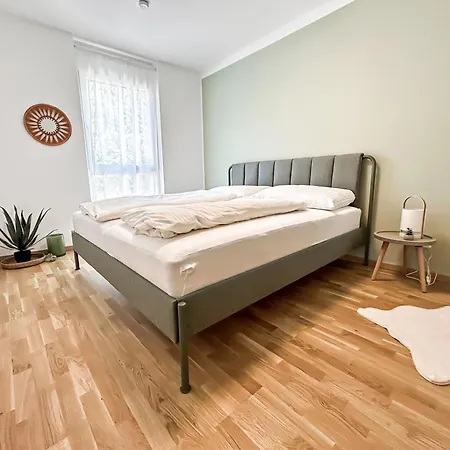 Zentrales Business Mit Schlafzimmer Apartment