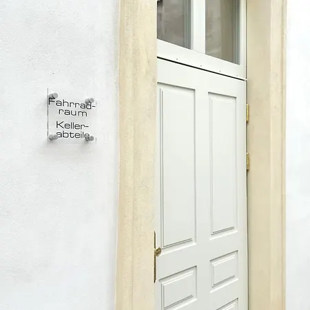 Zentrales Business Apartment Mit Schlafzimmer * 维也纳新城