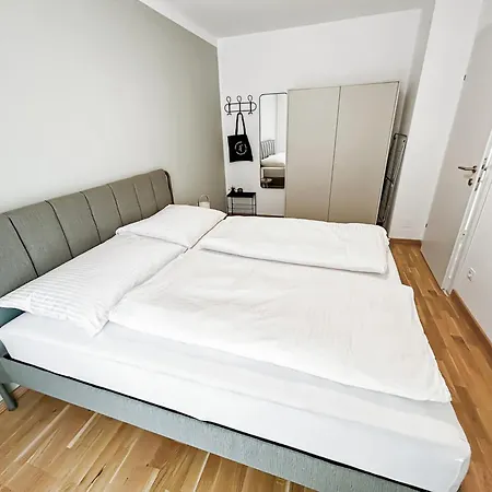 Zentrales Business Mit Schlafzimmer 비너노이슈타트
